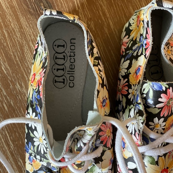 LiLi Collection Floral Leather Tie Oxford Shoes - Picture 8 of 9